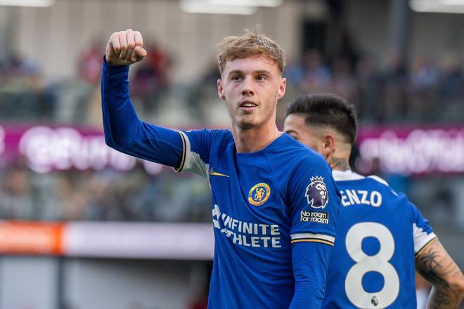 他回家了，回到了深爱的巴塞罗那（他归来，重回挚爱的巴塞罗那）