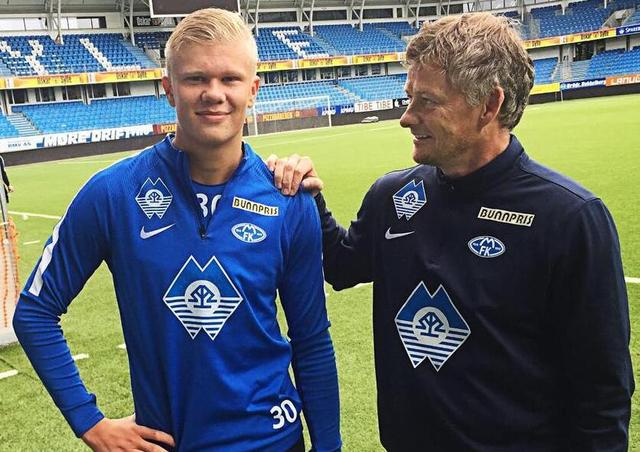 德转统计国家队出场时间前20：C罗、梅西前2，布冯、魔笛上榜（德转盘点国家队出场时长前20：C罗、梅西分列前二，布冯、魔笛入围）