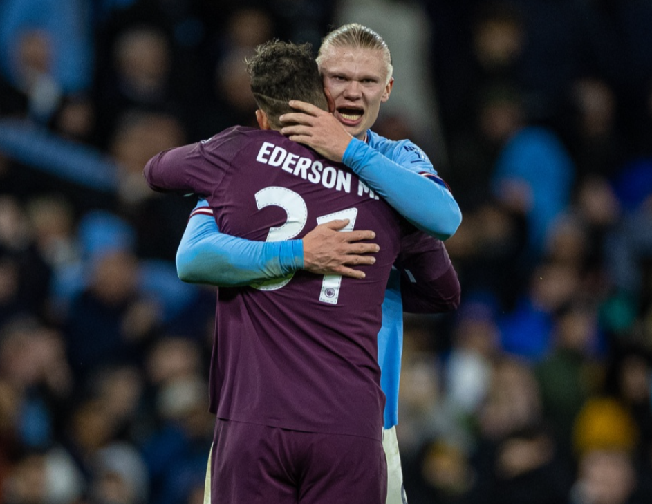 那不勒斯欲租曼联中场梅诺并承担全额薪资（那不勒斯有意租借曼联中场梅诺，愿承担其全部薪资）