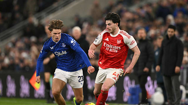 34岁阿联酋国脚奥马尔宣布退役，曾斩获亚洲足球先生（34岁阿联酋球星奥马尔挂靴，曾当选亚洲足球先生）