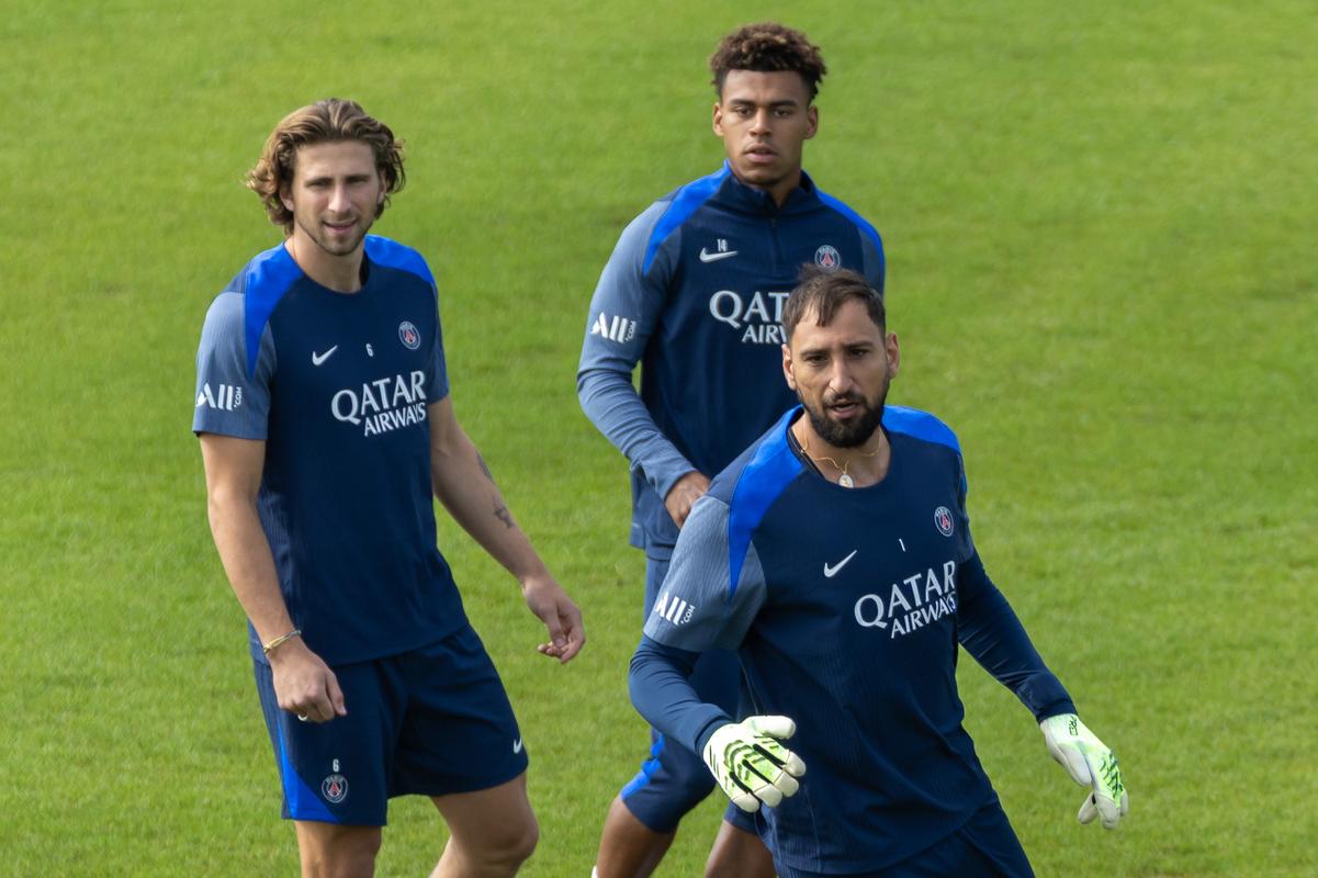 比利亚雷亚尔2-0西班牙人，莫雷诺建功，莫莱罗锦上添花（黄潜2-0击退西班牙人：莫雷诺先拔头筹，莫莱罗再下一城）