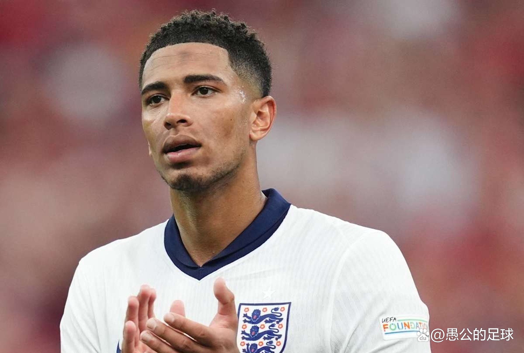 孔蒂：我们过于顾虑且畏首畏尾，这一点必须下大力气改进（孔蒂：我们顾忌太多、缩手缩脚，必须强力纠正）