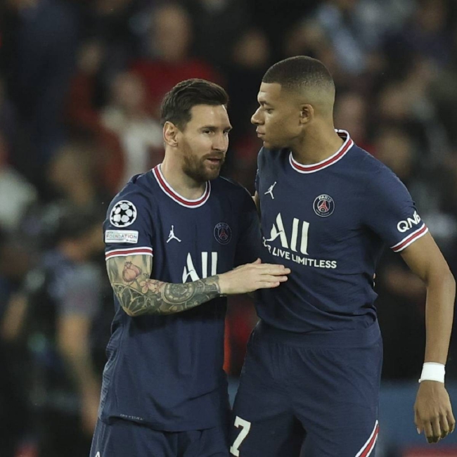 意媒：多夫比克左股直肌腱受伤，预计将缺席大约4到6周的时间（意媒：多夫比克左股直肌腱受损，预计缺阵4-6周）