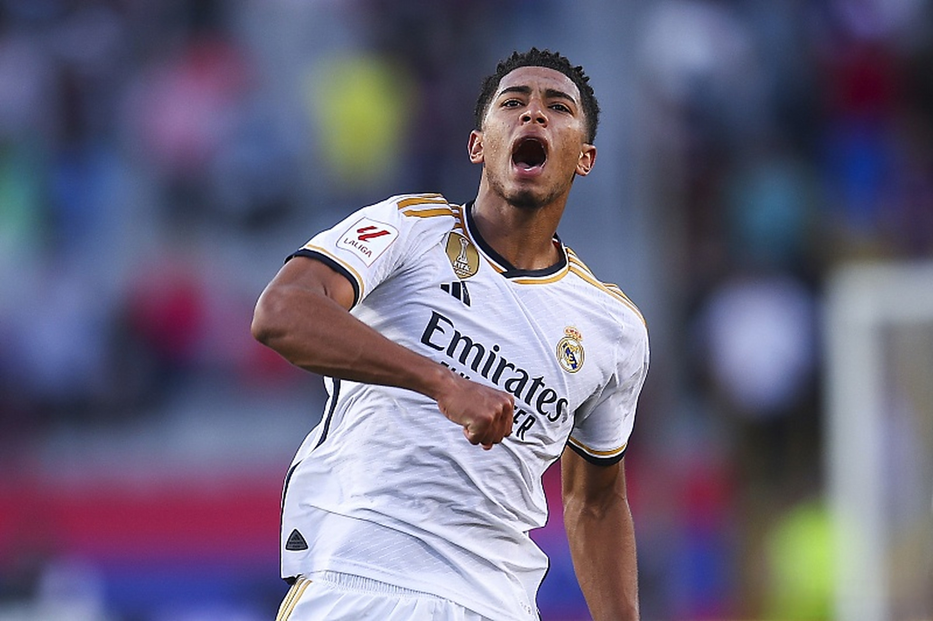 广东男篮防守稳固力克上海（稳固防守助广东男篮击败上海）