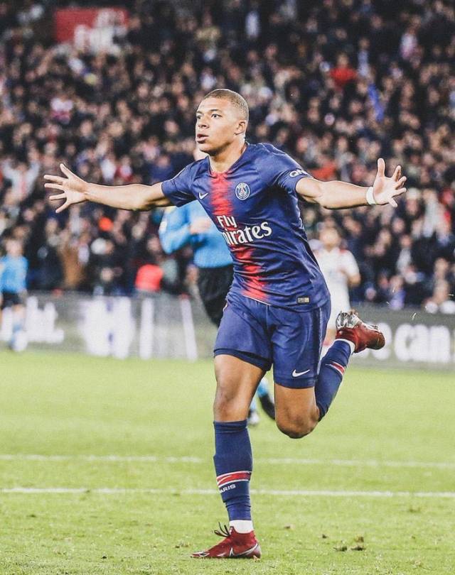 中超：上海海港主场3-2战胜长春亚泰（中超：上海海港主场3比2力克长春亚泰）