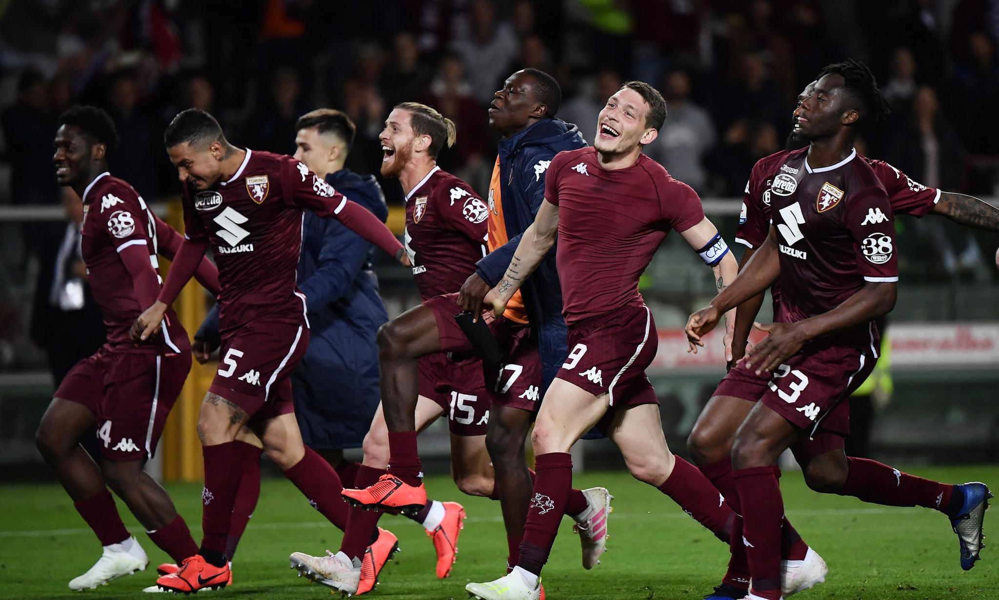 达尼洛同时斩获两座欧冠&解放者杯冠军，为历史首人（达尼洛创纪录：史上首人同时加冕欧冠与解放者杯）