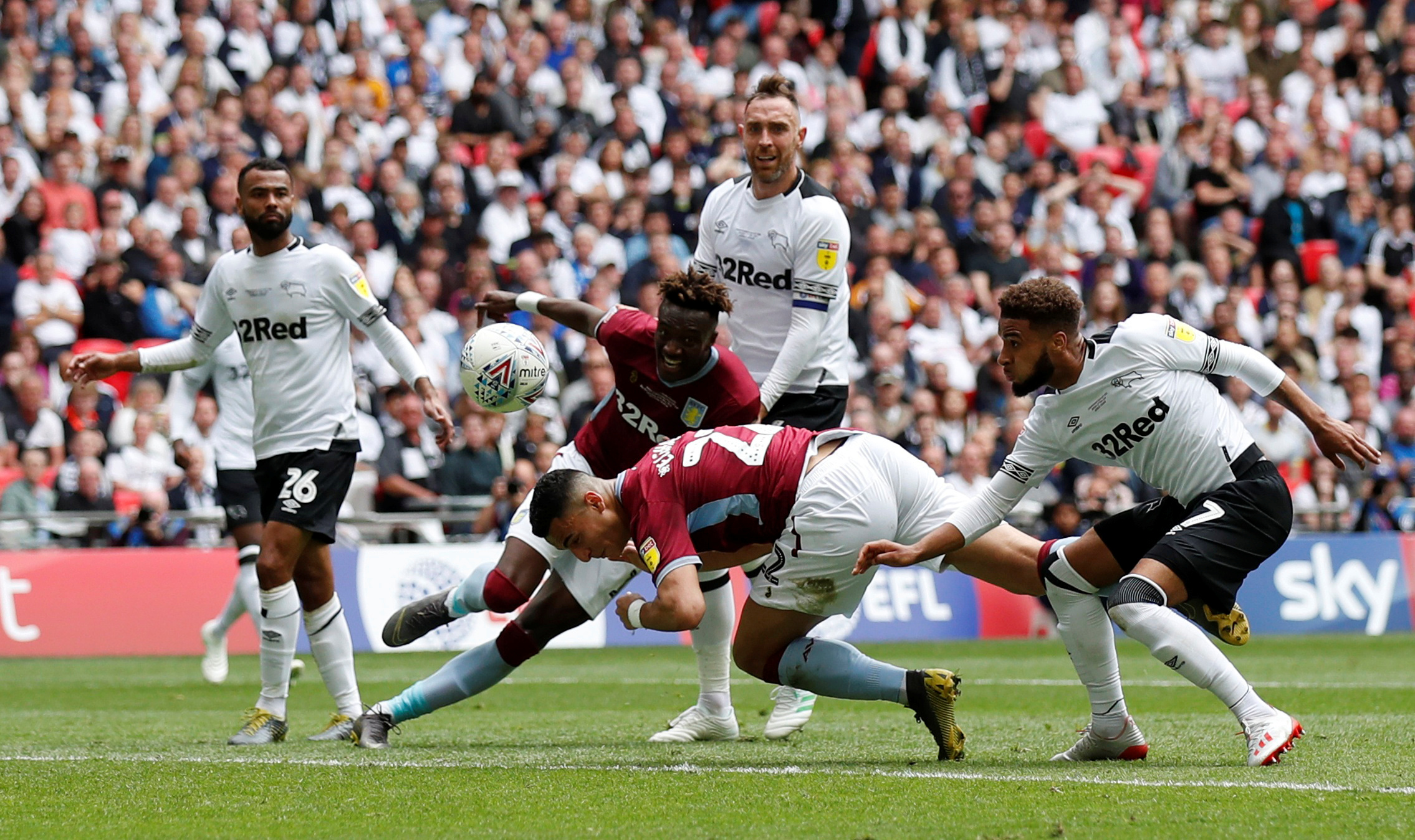 4胜2平不败直通美加墨！瑞士队史第13次晋级世界杯正赛（瑞士4胜2平保持不败直通美加墨，第13次跻身世界杯正赛）