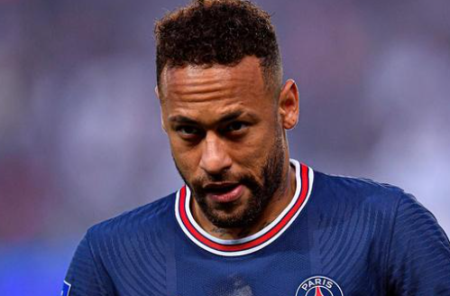 邮报：曼联询问多纳鲁马转会可能性，转会费与工资都超出预算（邮报：曼联探讨引进多纳鲁马，但转会费与薪资要求均超预算）